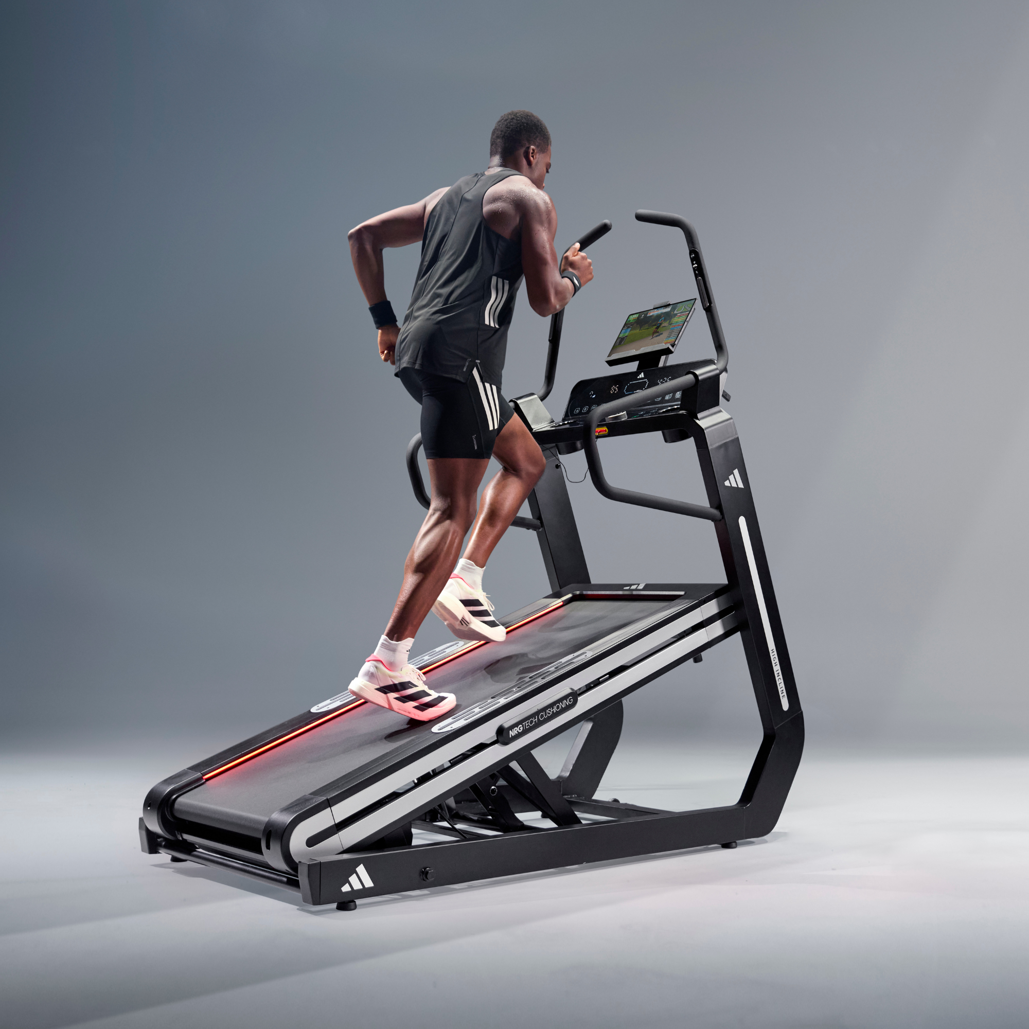 □adidas T-800 ハイインクライン・トレッドミル 【直送】 AVUS-10721
